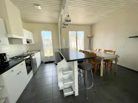 **Maison 3 pièces avec jardin à 350m du bord de mer - Wifi, terrasse, parking** - Photo 6