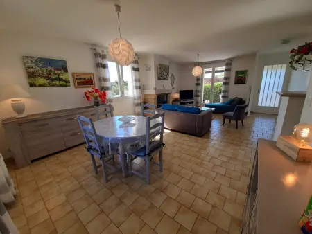 Maison avec jardin près des Thermes, 2 chambres, équipements modernes, à La Roche-Posay - Photo 1