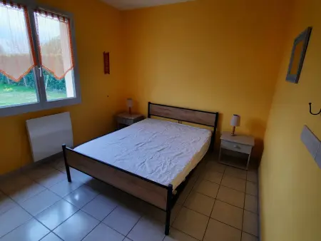 Maison de plain-pied avec jardin clôturé, proche Thermes St Roch - 3 chambres, WiFi, cuisine équipée - Photo 5