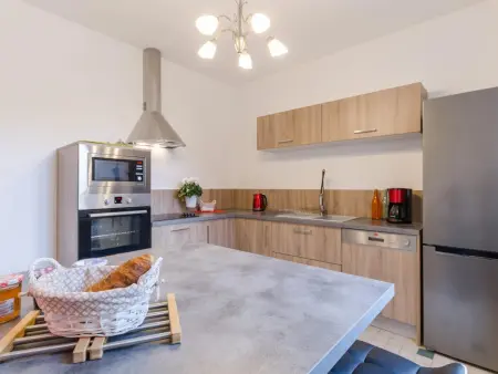 Maison spacieuse avec jardin, proche des lacs, idéale pour familles et amis, équipements complets - Photo 4