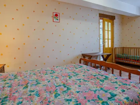 Maison rénovée 4 chambres avec jardin et parking en Champagne - Photo 9