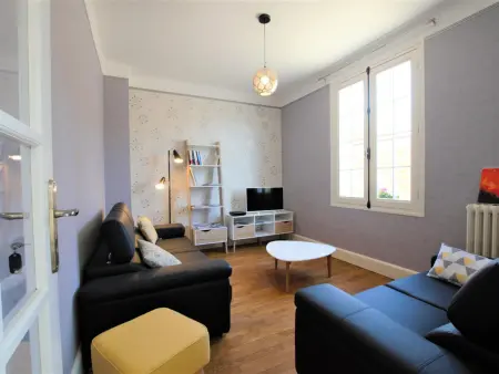 Maison spacieuse pour familles et amis avec jardin et animaux acceptés - Photo 1