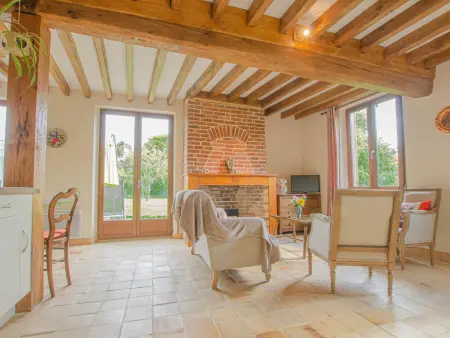 Gîte Champenois avec Terrasse et Jardin à Géraudot - Photo 2