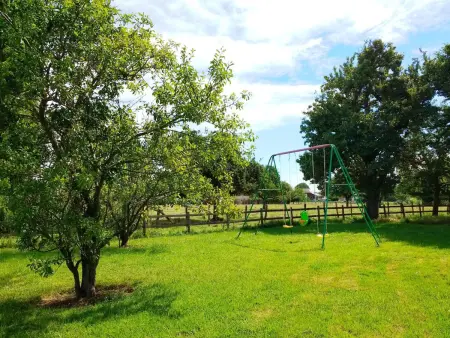 Gîte Champenois avec Terrasse et Jardin à Géraudot - Photo 10
