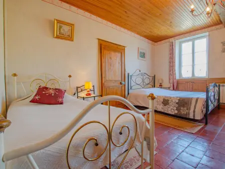 Maison indépendante avec cour close, proche de Nigloland et Parc Naturel de la Forêt d'Orient. - Photo 4
