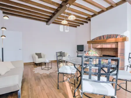 Maison familiale rénovée avec jardin, terrasse, vélos et équipements pour enfants à Pougy - Photo 3