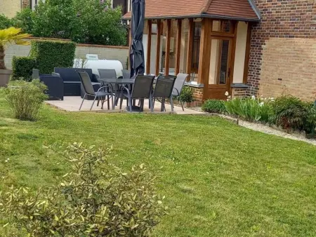 Maison familiale rénovée avec jardin, terrasse, vélos et équipements pour enfants à Pougy - Photo 16