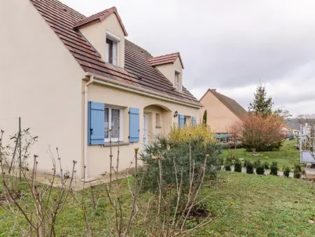Maison familiale avec jardin et cheminée près de Paris - Photo 1