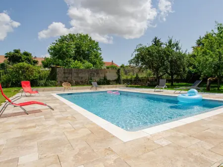 Maison familiale avec jardin et cheminée près de Paris - Photo 2