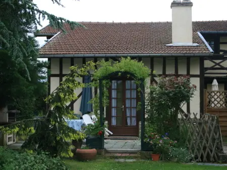 Maison paisible avec terrasse et animaux acceptés - Photo 10