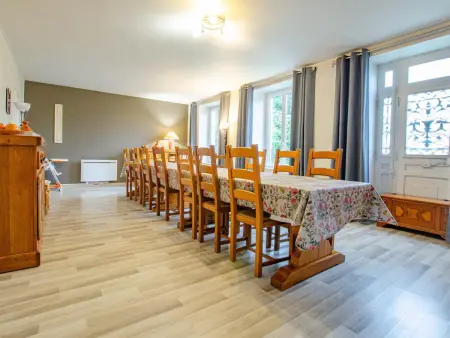 Maison spacieuse avec piscine, proche Nigloland et vignoble, idéale pour familles et groupes - Photo 2