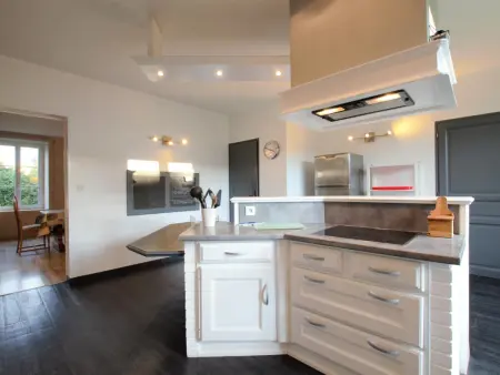 Maison spacieuse avec piscine, proche Nigloland et vignoble, idéale pour familles et groupes - Photo 3