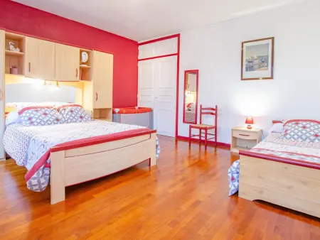 Maison spacieuse avec piscine, proche Nigloland et vignoble, idéale pour familles et groupes - Photo 5