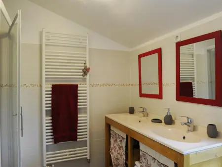 Charmant gîte en bois, 5 chambres, terrasse, près lacs et Troyes - Photo 8