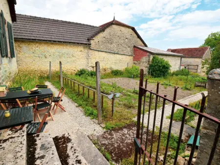 Maison de campagne avec jardin bio, proche de Troyes, idéale pour découvrir nature et vignobles. - Photo 15