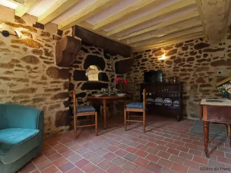 Maison historique du 15ème siècle avec jardin à La Carneille - Photo 3