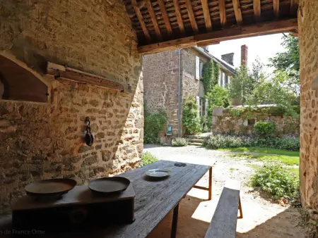 Maison historique du 15ème siècle avec jardin à La Carneille - Photo 25
