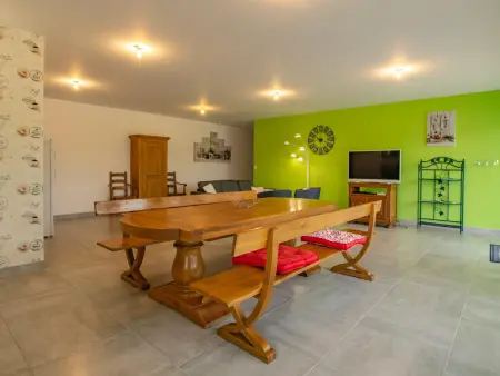 Gîte spacieux en Champagne avec terrasse et jardin - Photo 2