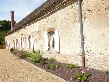 Gîte de charme avec jardin, douves, vélos, et accueil animaux - 4 chambres, proche de Chartres - Photo 10