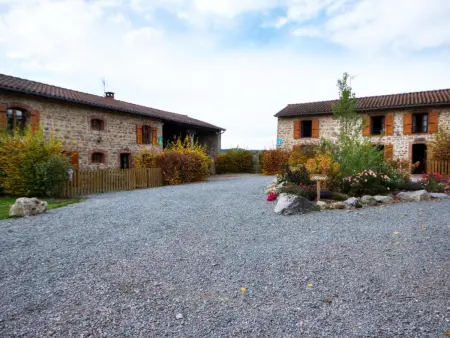 Gîte accueillant pour 7 pers avec cheminée et terrasse - Photo 13