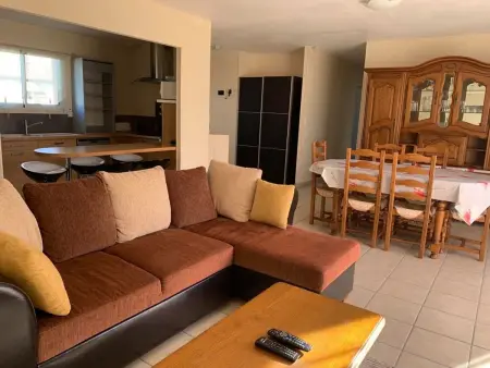 Maison Confortable avec Clim, Terrasse et Jardin - 6 Pers, Proche Lac et Plages - Photo 10