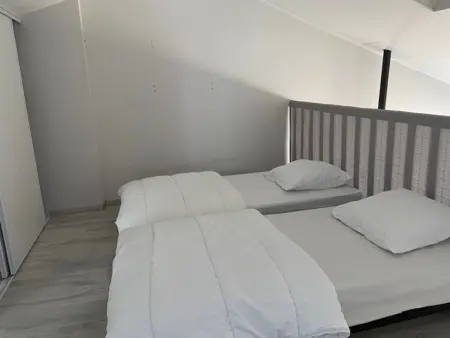 Maison tout confort proche plage avec véranda et parking privatif - Photo 14