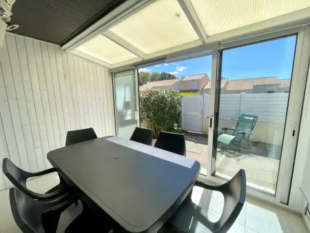 Maison tout confort proche plage avec véranda et parking privatif - Photo 16