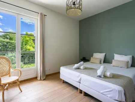 **Charmant Mas Rénové avec Piscine et Jardin au Cœur de la Provence!** - Photo 10