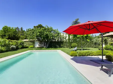 Villa rénovée à Eygalières avec piscine chauffée - Photo 4