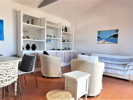 Villa F4 Méditerranéenne avec Accès Direct Crique et Parking - Photo 4