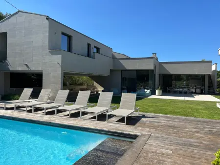 Villa contemporaine avec piscine proche centre de Saint-Rémy-de-Provence - Photo 1