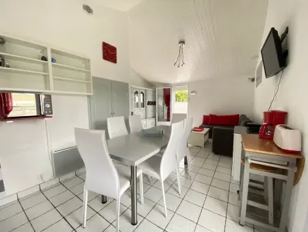 Maison de Charme au Calme avec Jardin Clos, WIFI, Proche Plage du Marais Girard, Animaux Acceptés - Photo 4