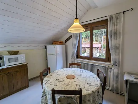 Gîte rénové avec randonnées et ski à proximité, à 6 km de Remiremont - Photo 3