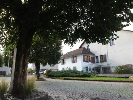 Appartement cosy au cœur de Vagney, proche commerces et sentiers, terrasse et cheminée, à 15km Gérardmer - Photo 11