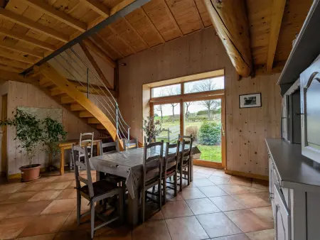 Gîte Familial à Riotord avec Jardin et Aire de Jeux - Photo 3