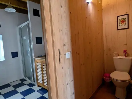 Gîte Familial à Riotord avec Jardin et Aire de Jeux - Photo 13
