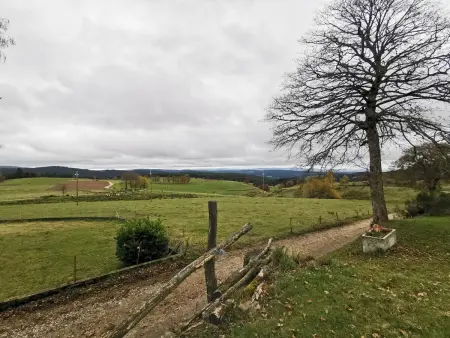 Gîte Familial à Riotord avec Jardin et Aire de Jeux - Photo 23