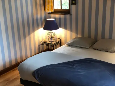 Évasion champêtre : Maison avec piscine, tennis, et étang au cœur de 50 hectares de forêt - Photo 3