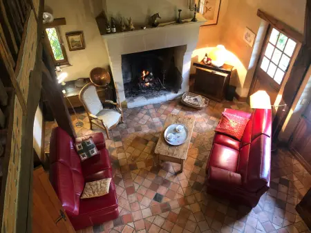 Évasion champêtre : Maison avec piscine, tennis, et étang au cœur de 50 hectares de forêt - Photo 4