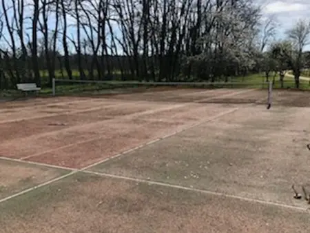 Évasion champêtre : Maison avec piscine, tennis, et étang au cœur de 50 hectares de forêt - Photo 12