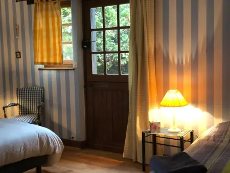 Évasion champêtre : Maison avec piscine, tennis, et étang au cœur de 50 hectares de forêt - Photo 14