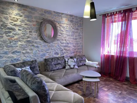 Gîte de Charme Rénové à Pierrefitte-sur-Loire, Vue sur Campagne - Photo 2