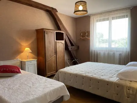 Gîte de Charme Rénové à Pierrefitte-sur-Loire, Vue sur Campagne - Photo 9