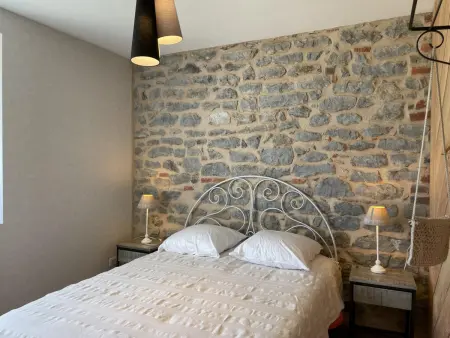 Gîte de Charme Rénové à Pierrefitte-sur-Loire, Vue sur Campagne - Photo 13