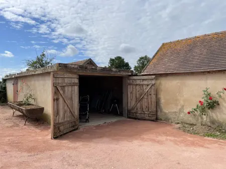 Gîte de Charme Rénové à Pierrefitte-sur-Loire, Vue sur Campagne - Photo 18