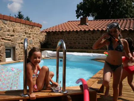 Gîte en Pierre avec Piscine Privée et Terrasse Couverte - Photo 2