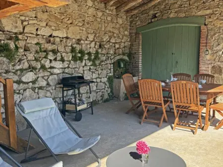 Gîte en Pierre avec Piscine Privée et Terrasse Couverte - Photo 18