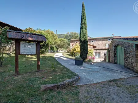 Gîte en Pierre avec Piscine Privée et Terrasse Couverte - Photo 23