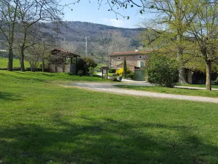 Gîte en Pierre avec Piscine Privée et Terrasse Couverte - Photo 26