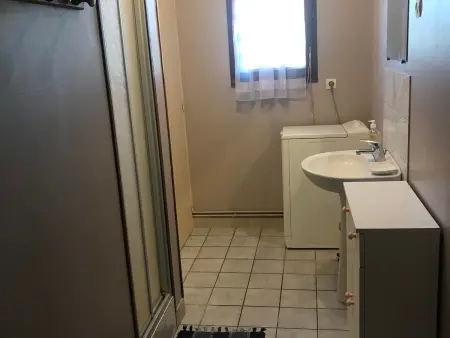 Maison de plain-pied avec jeux, coin pêche et musée du vélo à proximité - Photo 9